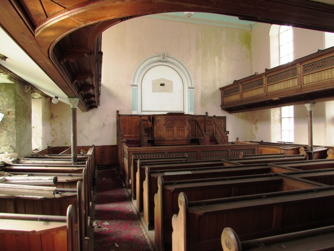 Looking towards the pulpit and <i>Sedd Fawr</i> (Deacon's Pew)