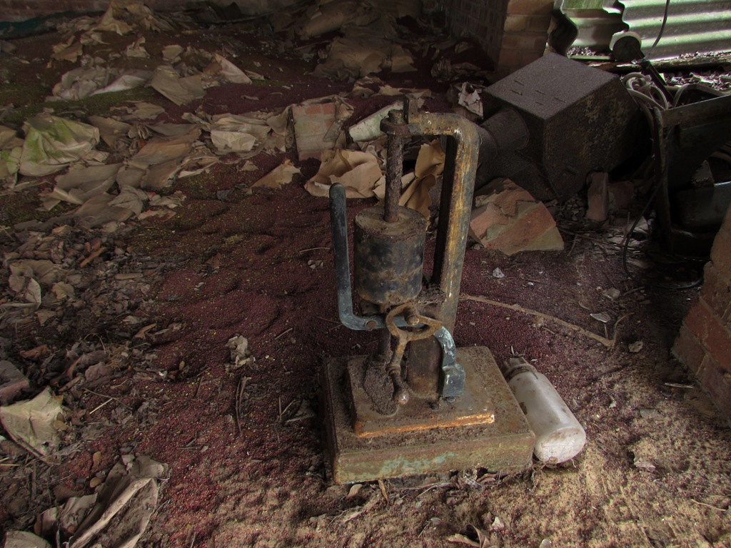 A sort of press thingy, 2015
