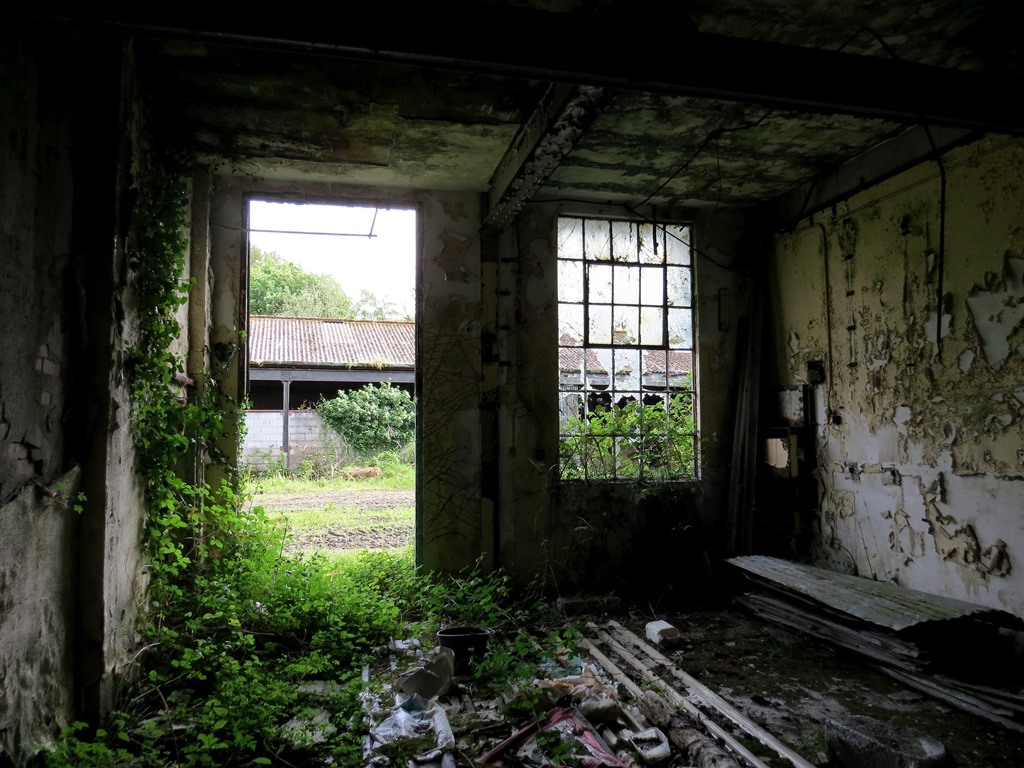 With all the machinery having been removed,
it is difficult to discern what purpose the many <br> rooms might once have had...