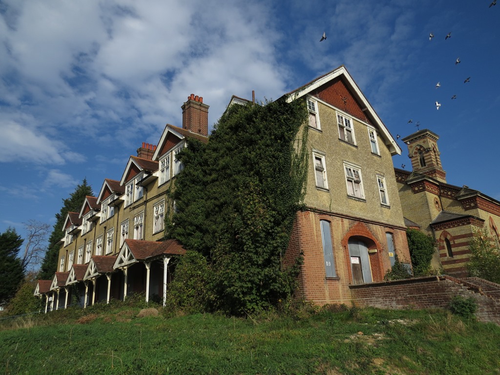 Linden House, Nurses' Accommodation with the chapel in the background.
Well-secured.